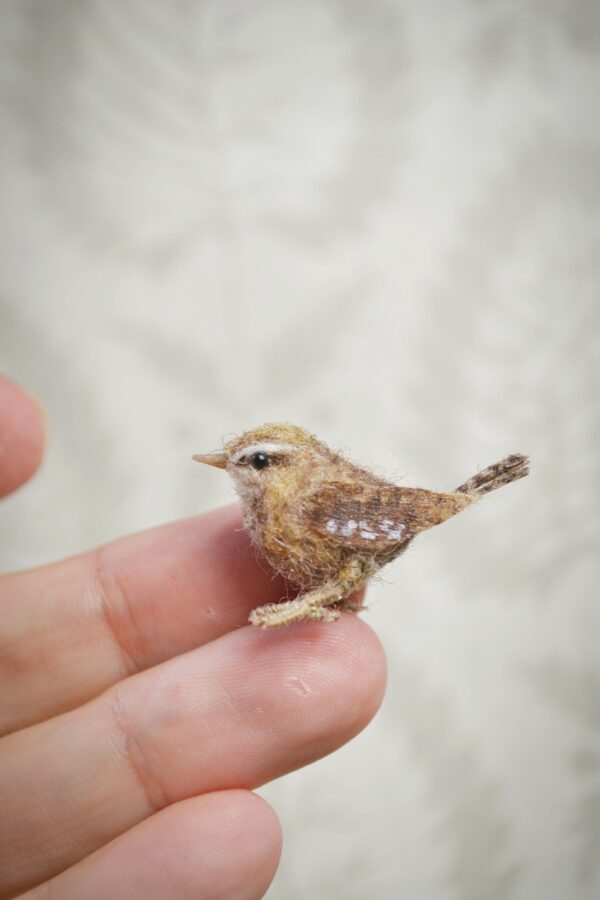 Miniature Needle Felted Wren – Handmade Wool Bird Sculpture (2 cm)