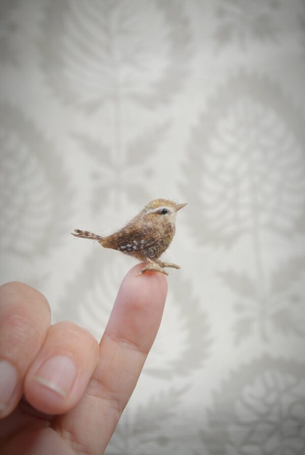 Miniature Needle Felted Wren – Handmade Wool Bird Sculpture (2 cm) - Image 6
