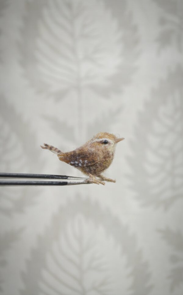Miniature Needle Felted Wren – Handmade Wool Bird Sculpture (2 cm) - Image 4