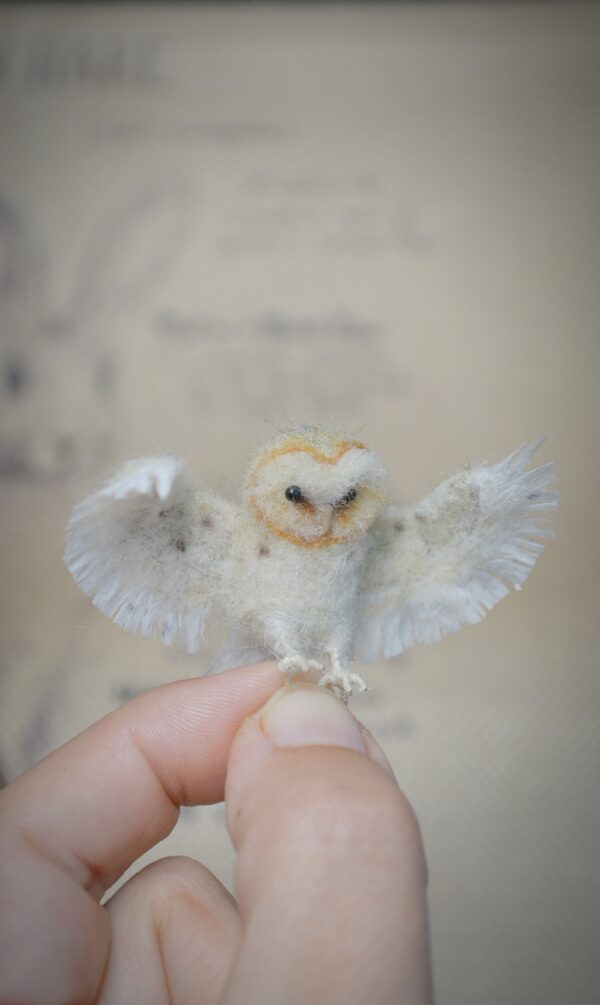 Miniature Felt Owl in Flight – Handmade Poseable Wool Bird Sculpture (4 cm)