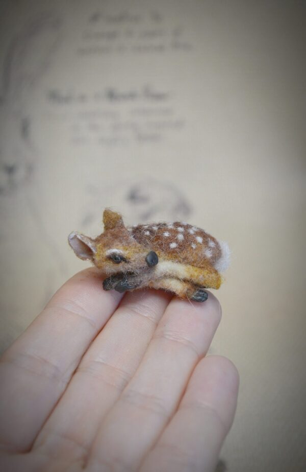 Fawn Miniature Needle Felted – 4 cm Handmade Wool Deer in Fixed Pose