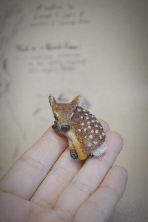 Fawn Miniature Needle Felted – 4 cm Handmade Wool Deer in Fixed Pose