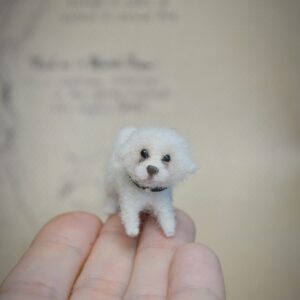 Meet this fluffy 2.5 cm white felted dog — inspired by Bichon & Maltipoo breeds! Poseable head, handmade with care. Perfect for dog lovers & collectors!
