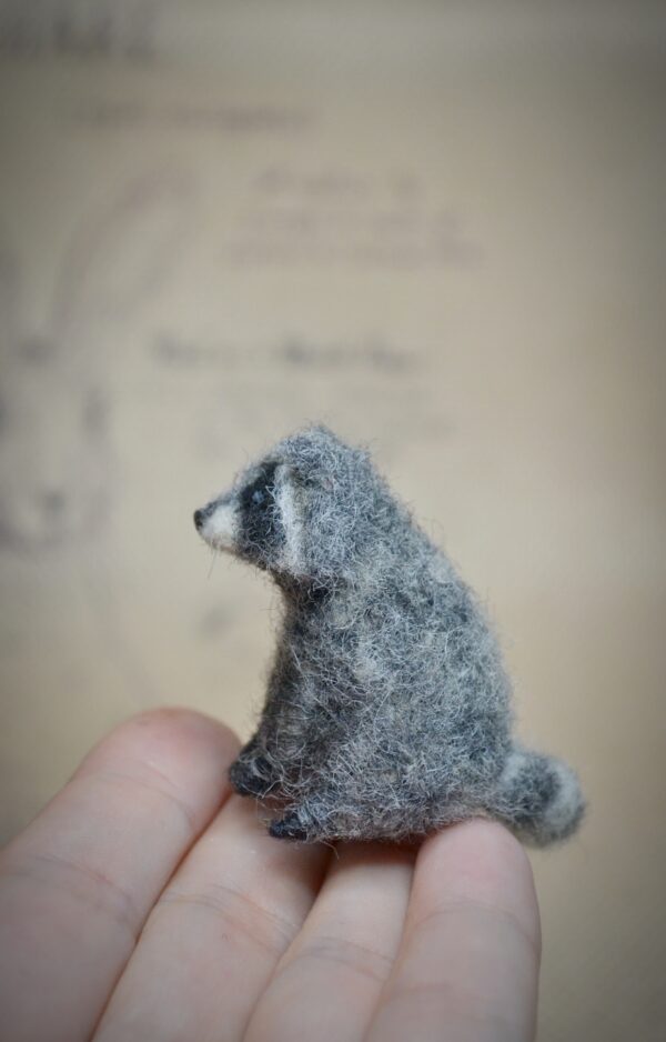 Raccoon Needle Felted Miniature – Sitting Wool Figurine - Image 4