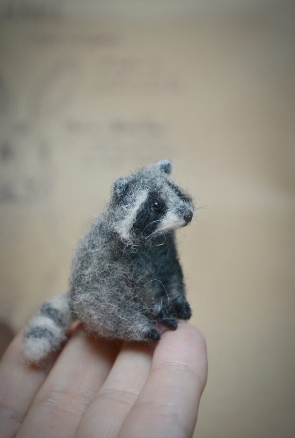 Raccoon Needle Felted Miniature – Sitting Wool Figurine - Image 6