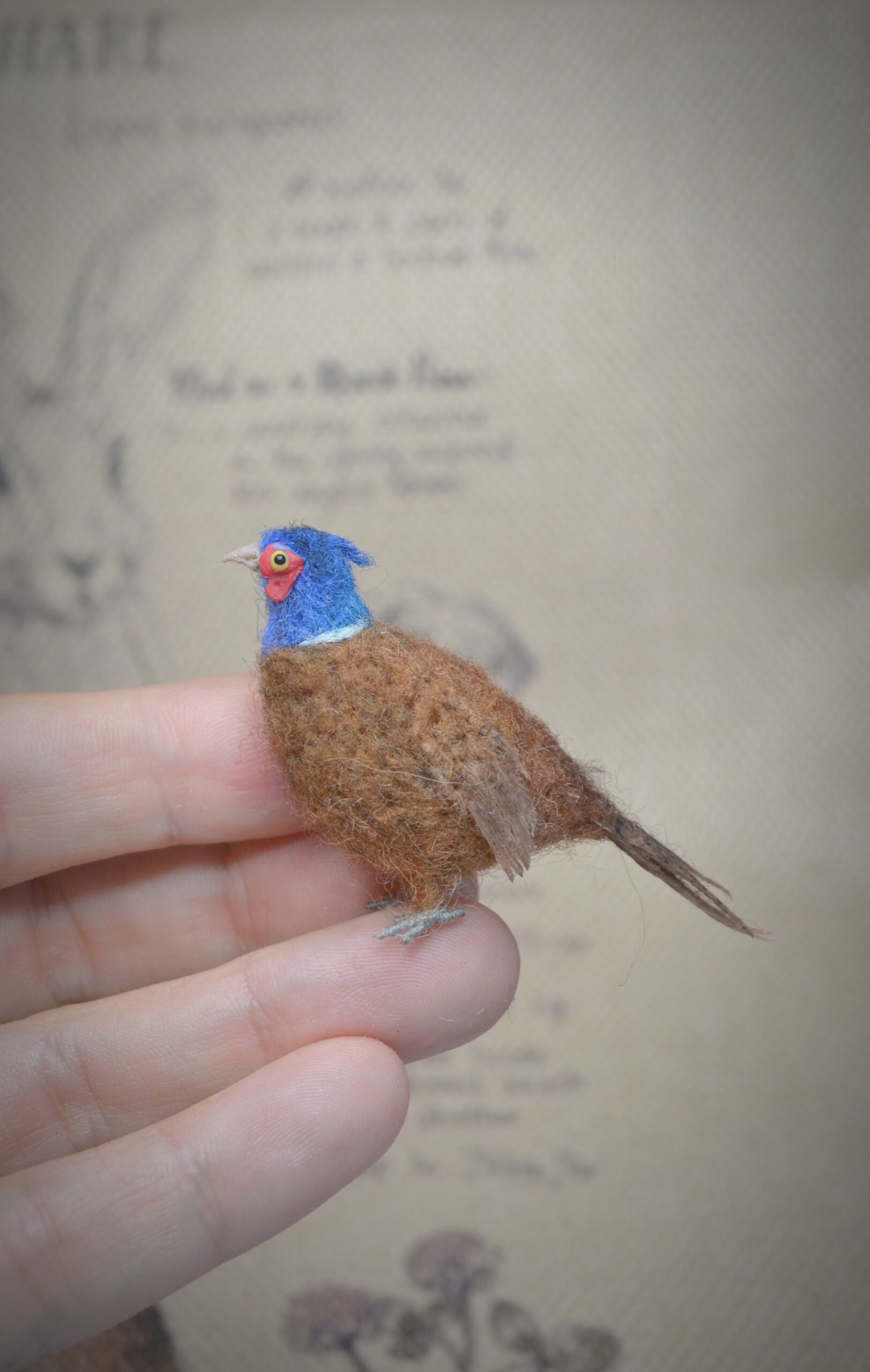 Nedle felted bird miniature